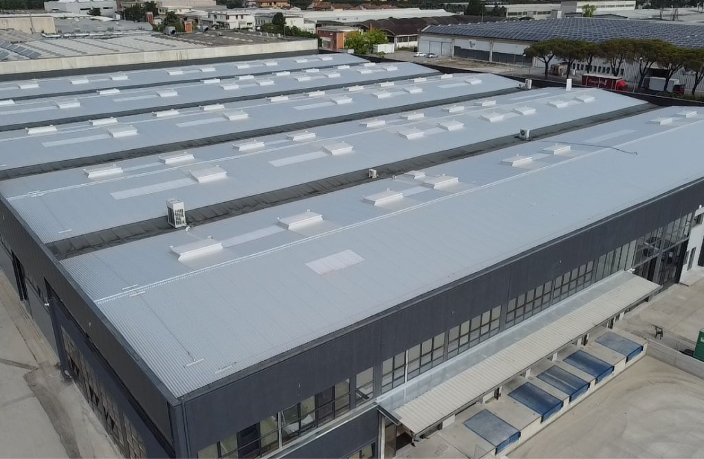 Riqualificazione tetto industriale e bonifica copertura in cemento-amianto